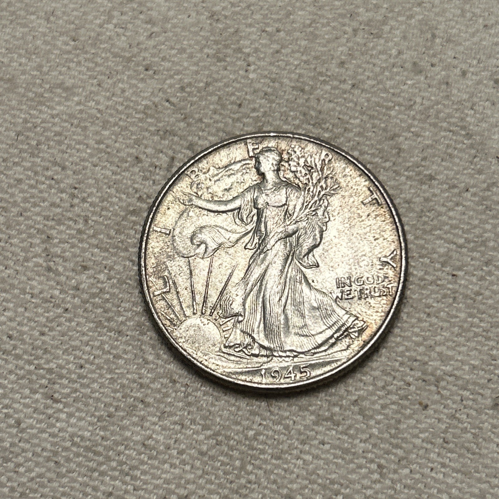 1945 P Walking Liberty Half Dollar Choice BU Uncirculated Silver US Coin RI5 1945 P Walking Liberty Half Dollar Choice BU Uncirculated Silver US Coin RI5