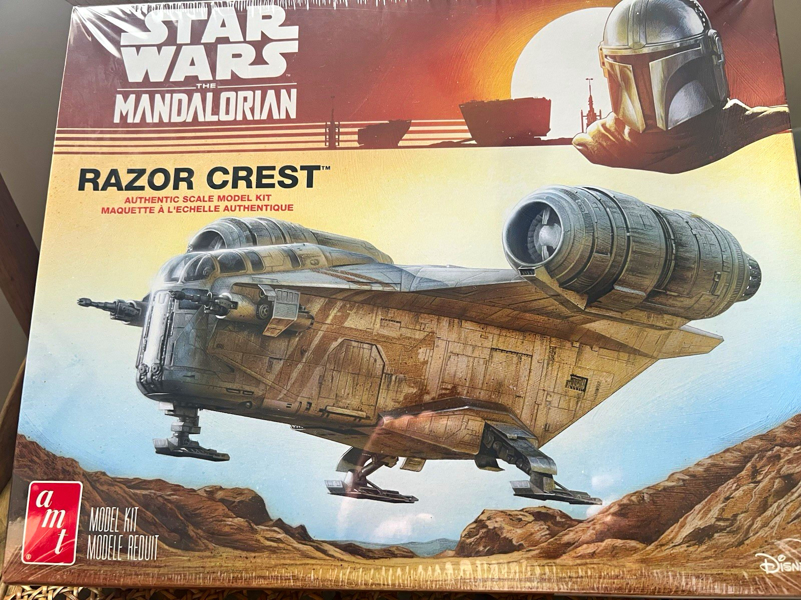 AMT Star Wars The Mandalorian Razor Crest Plastic Model Kit w/ Stand AMT1273M AMT Star Wars The Mandalorian Razor Crest Plastic Model Kit w/ Stand AMT1273M
