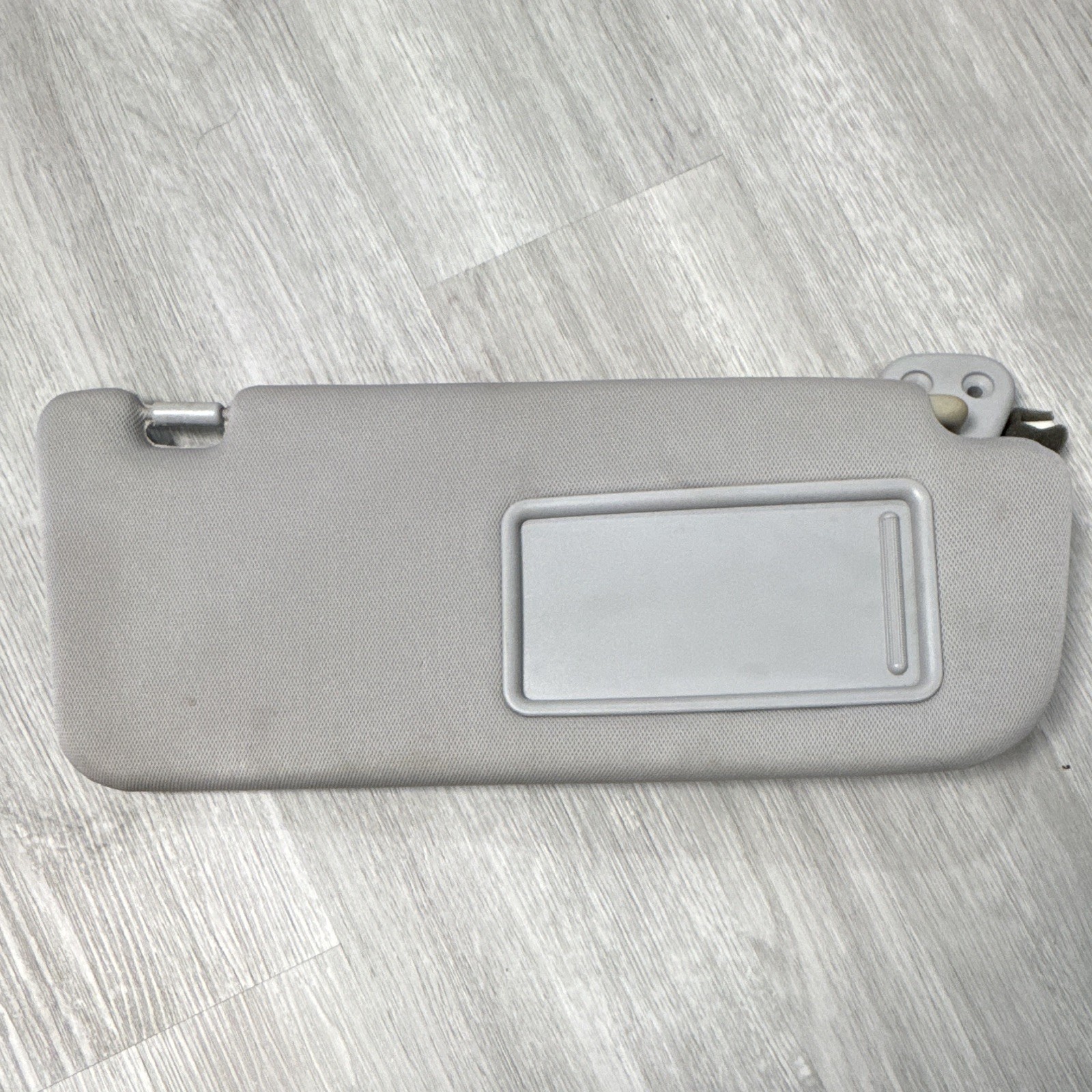 2007-10 Hyundai Santa Fe Passenger Right Side Sunvioser Gray OEM