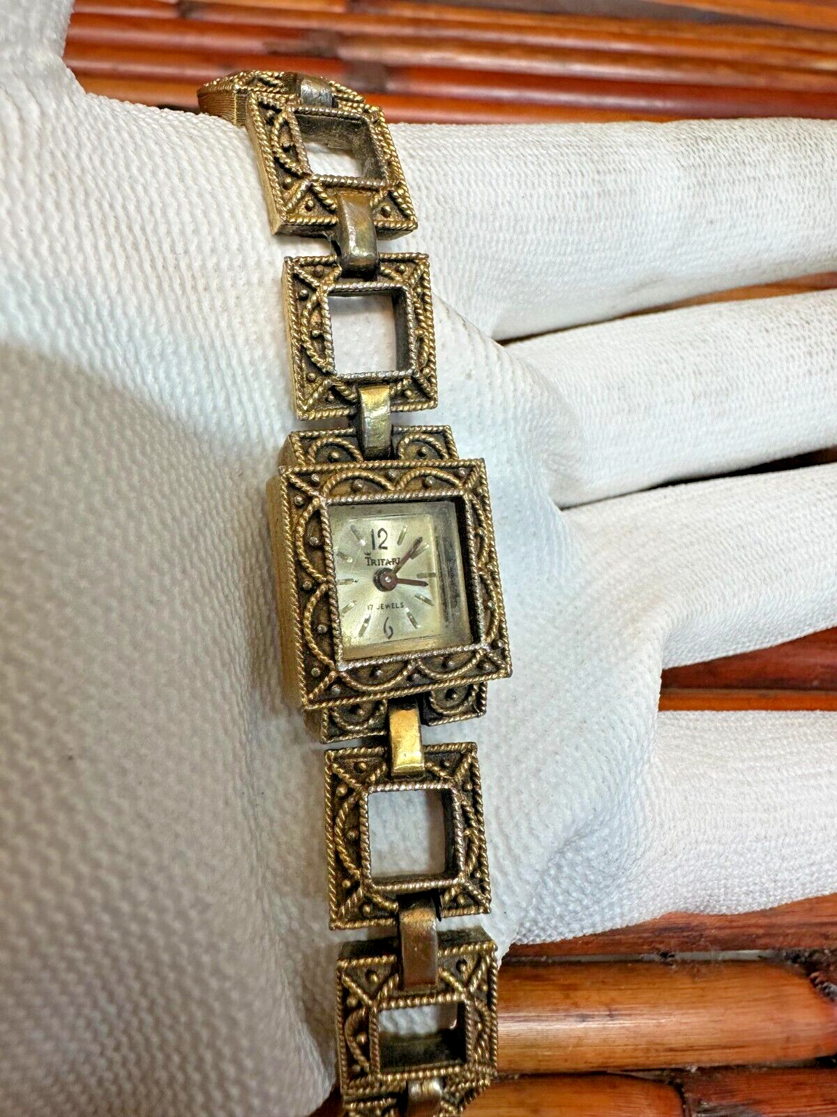 Crown Trifari Women’s Gold Tone Brutalist Bracelet 17 Jewel Watch RARE - WORKS