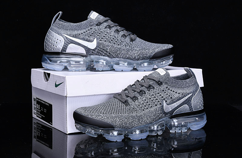 Size 10.5 Nike Air VaporMax Flyknit 2 Men\'s Silver Grey Air Cushion Shoes NEW
