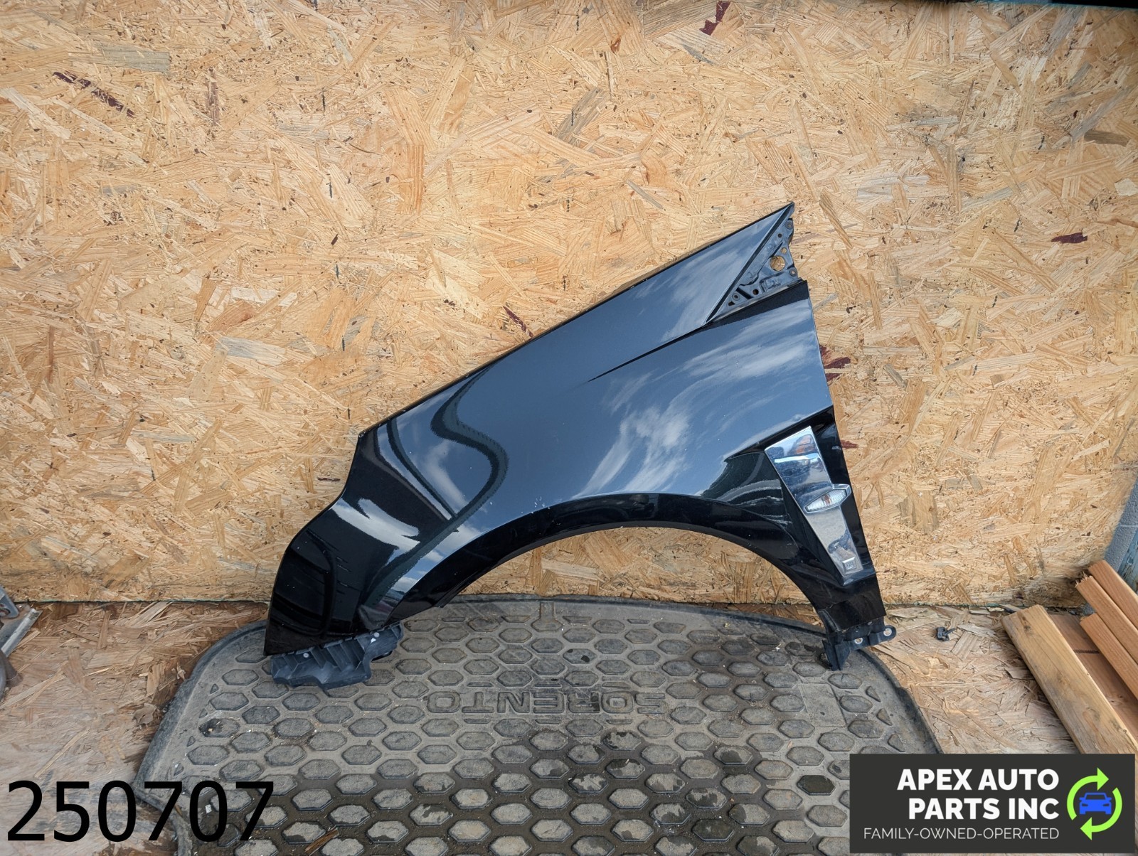 OEM 2010-2016 Cadillac SRX 3.0L Front Left Driver Fender OEM 2010-2016 Cadillac SRX 3.0L Front Left Driver Fender