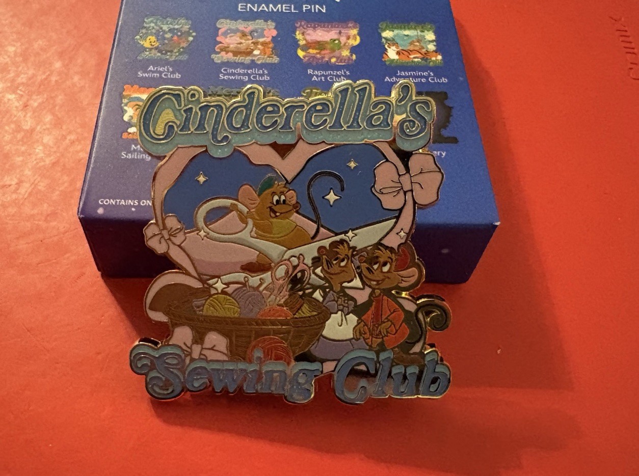 Disney Pink à la Mode Princess Sidekicks Mystery Cinderella & Mice LE 500 Pin