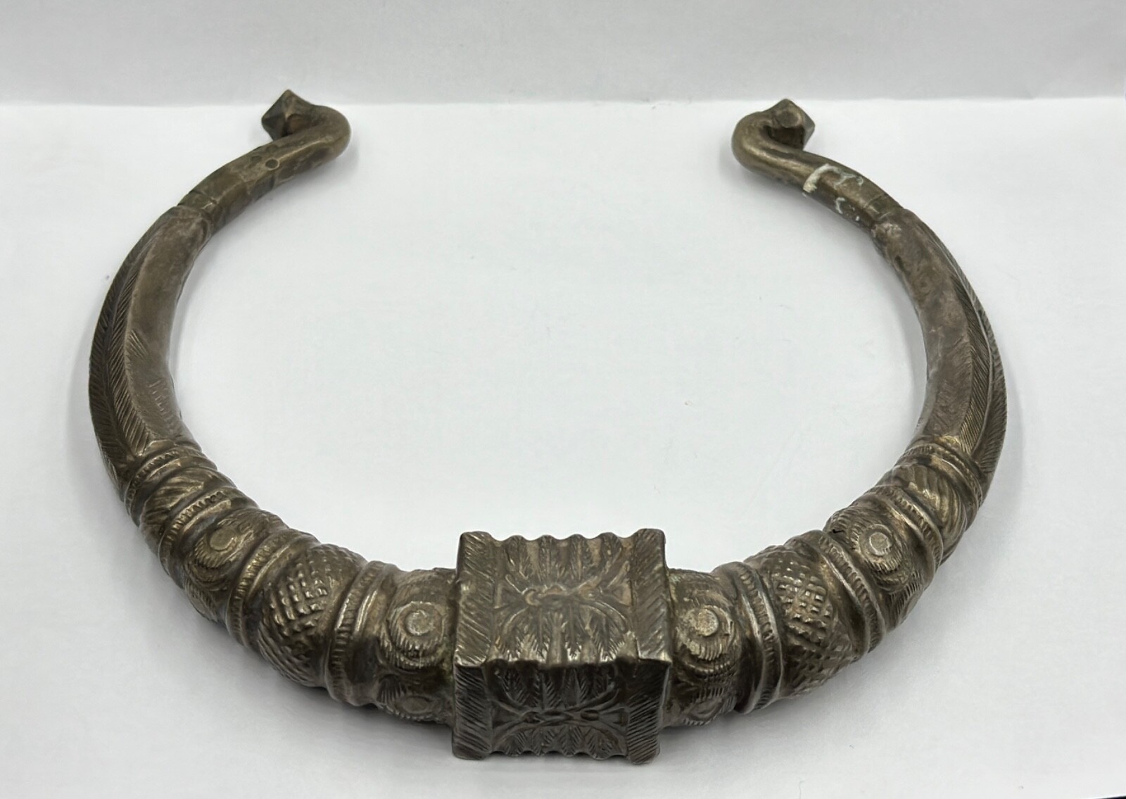 Antique Ancient near eastern old white-metal neck chain
