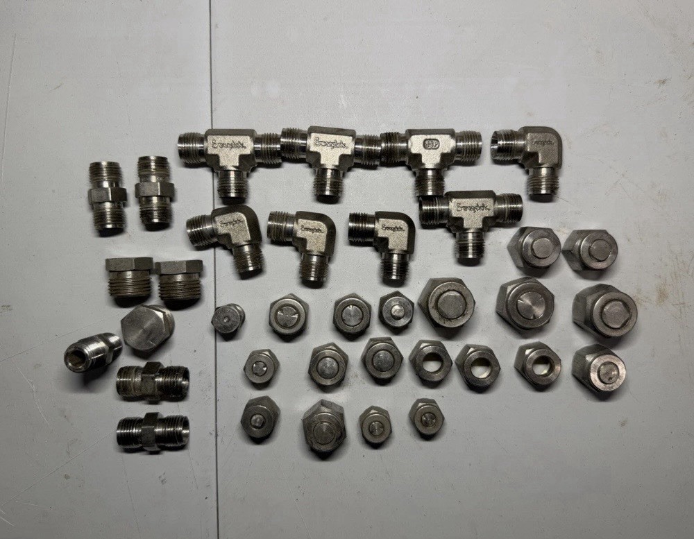Swagelok Stainless Compression Fitting 316 SS Tube (Lot Of 36)