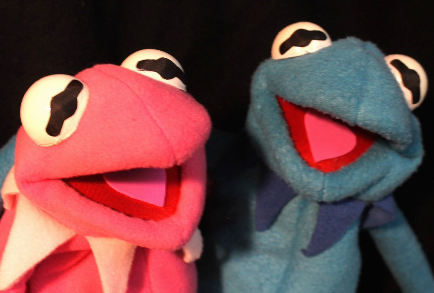 2 strange KERMIT rare PINK + BLUE hand PUPPET TOY MUPPETS sesame street KO Elmo