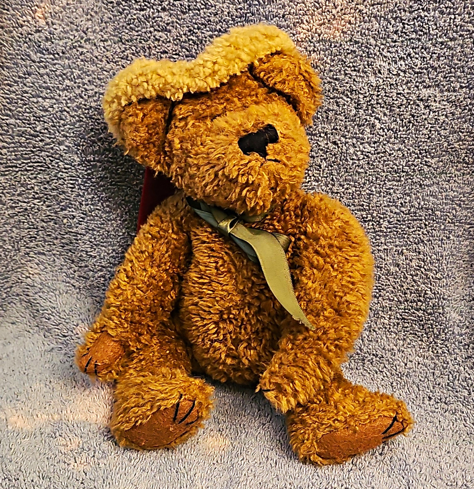 Boyds Plush Teddy Bear Brown w/ Red Hat & Ribbon Black Eyes Plush Bear Boyds Plush Teddy Bear Brown w/ Red Hat & Ribbon Black Eyes Plush Bear