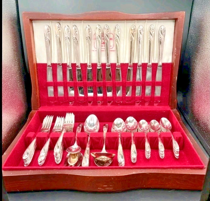 VINTAGE HOLMES and EDWARDS INLAID SILVER-PLATED FLATWARE FLORAL (75pcs In Total)