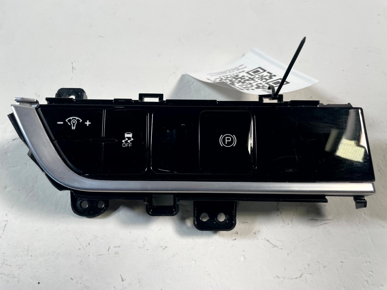2023-2025 KIA SPORTAGE DASH PARK PARKING & TRACTION CONTROL SWITCH 2.5L # 115807