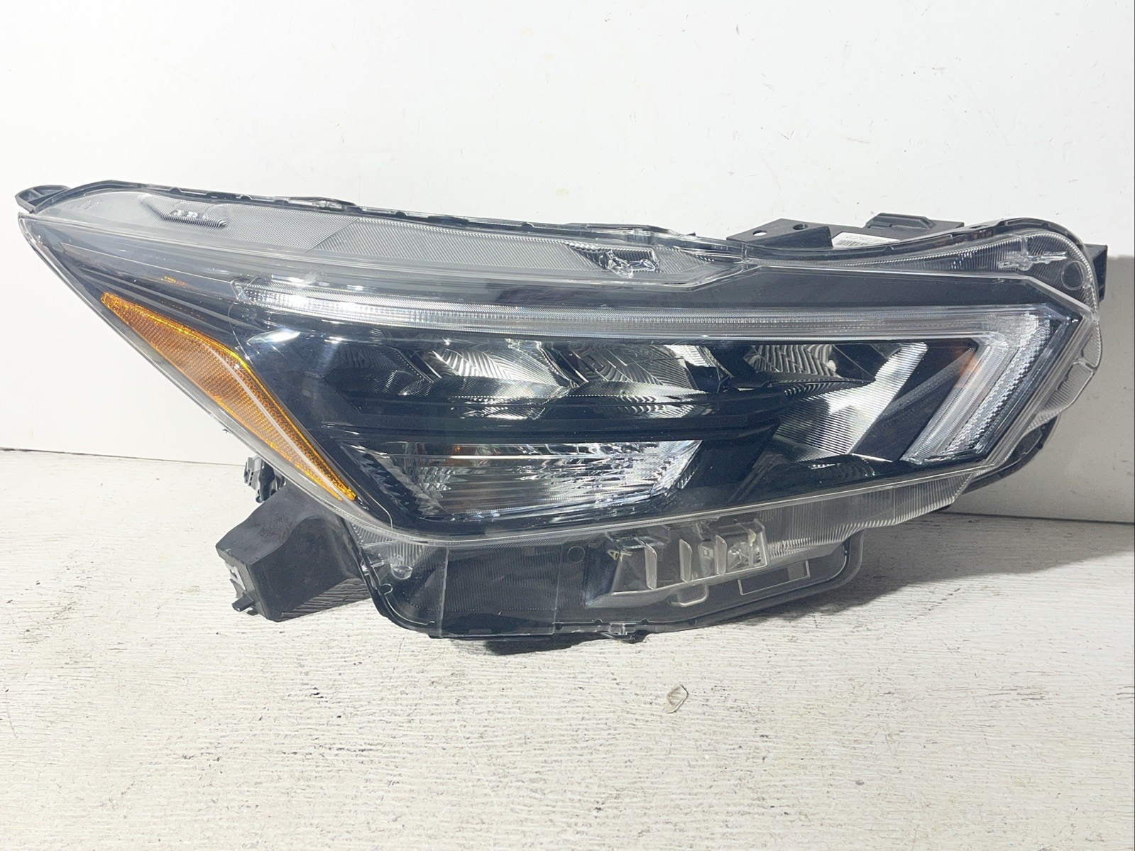 2020 - 2025 Nissan Versa RH Passenger LED Headlight Lamp 26010-5EE2A OEM