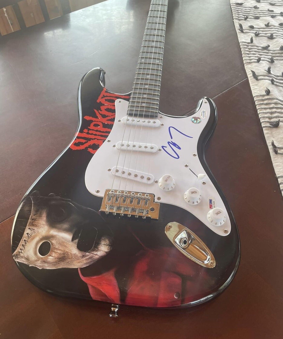 Slipknot Corey Taylor Autographed Signed Graphics Guitar ACOA Slipknot Corey Taylor Autographed Signed Graphics Guitar ACOA