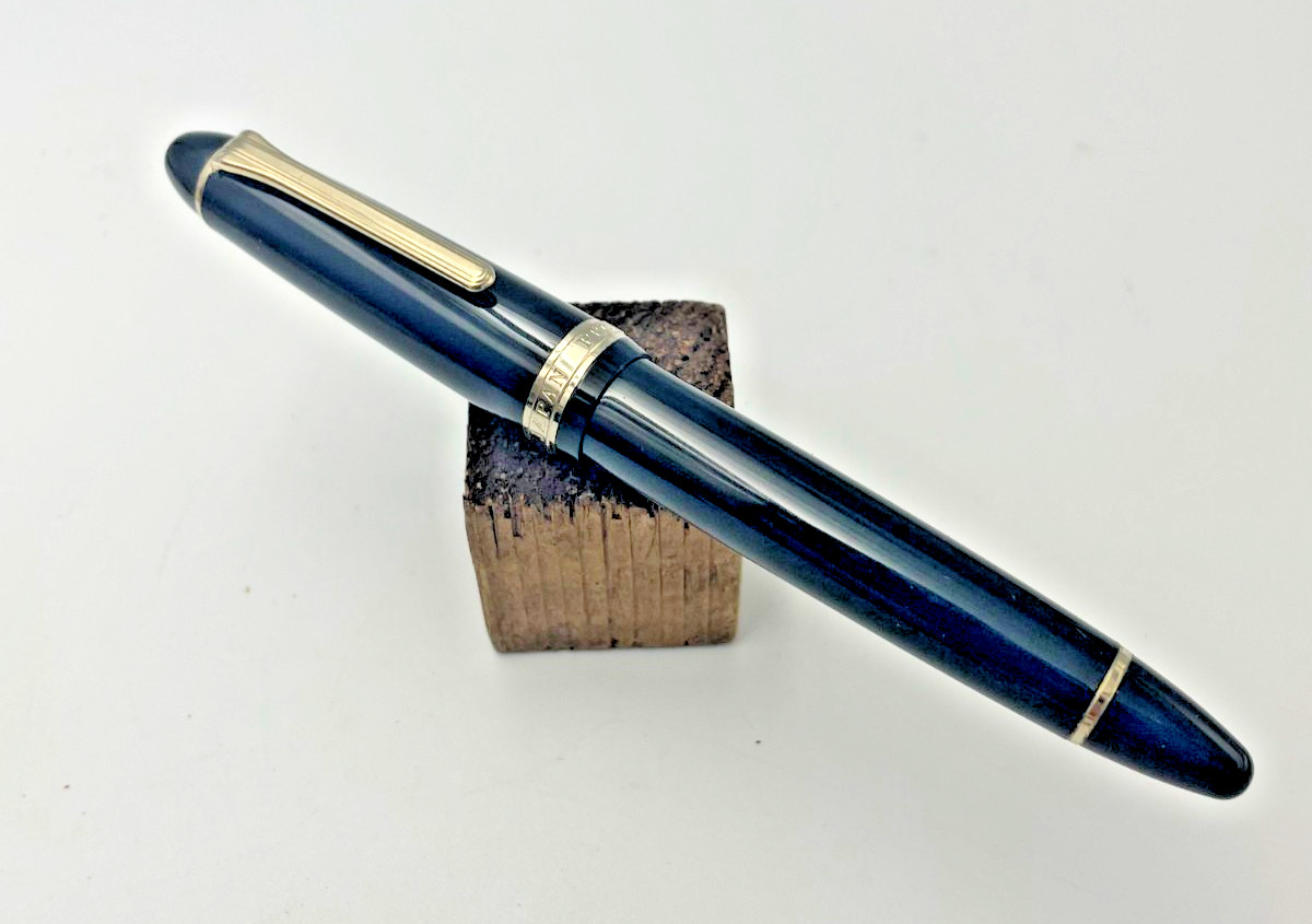 Sailor Profit Fountain Pen 21K Nib Black Gold Japan