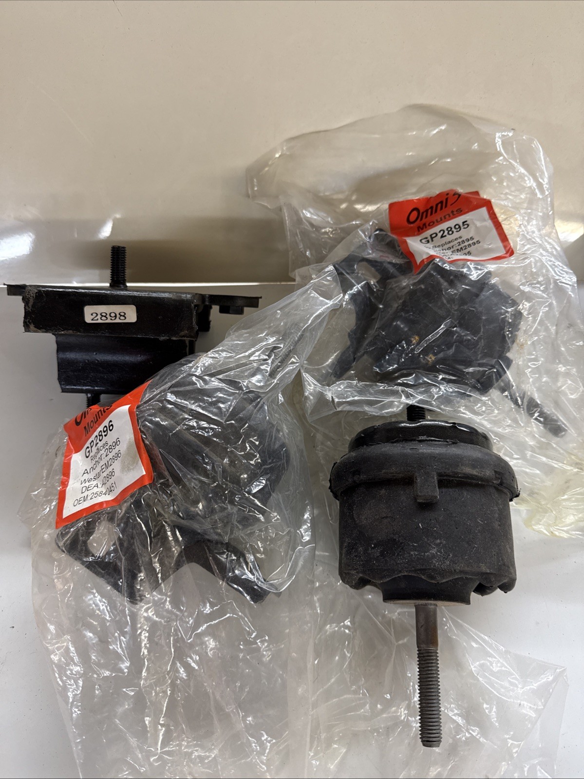K1127 Motor & Trans Mount Set for 00-05 Park Avenue/Le Sabre/Bonneville, 3.8L K1127 Motor & Trans Mount Set for 00-05 Park Avenue/Le Sabre/Bonneville, 3.8L
