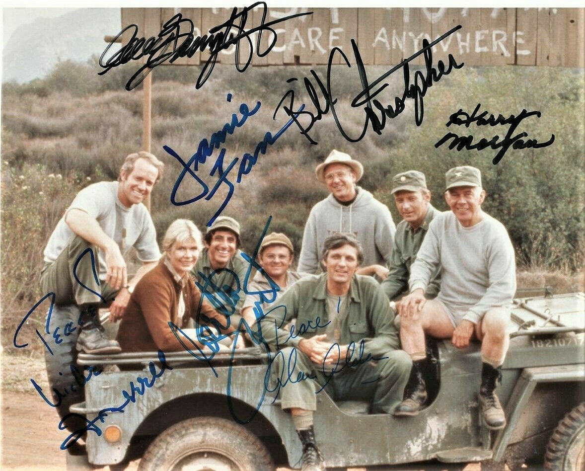 UNIQUE MASH TV Show Cast photo pictur 8x10 PRINTED SIGNATURE / AUTOGRAPH REPRINT UNIQUE MASH TV Show Cast photo pictur 8x10 PRINTED SIGNATURE / AUTOGRAPH REPRINT