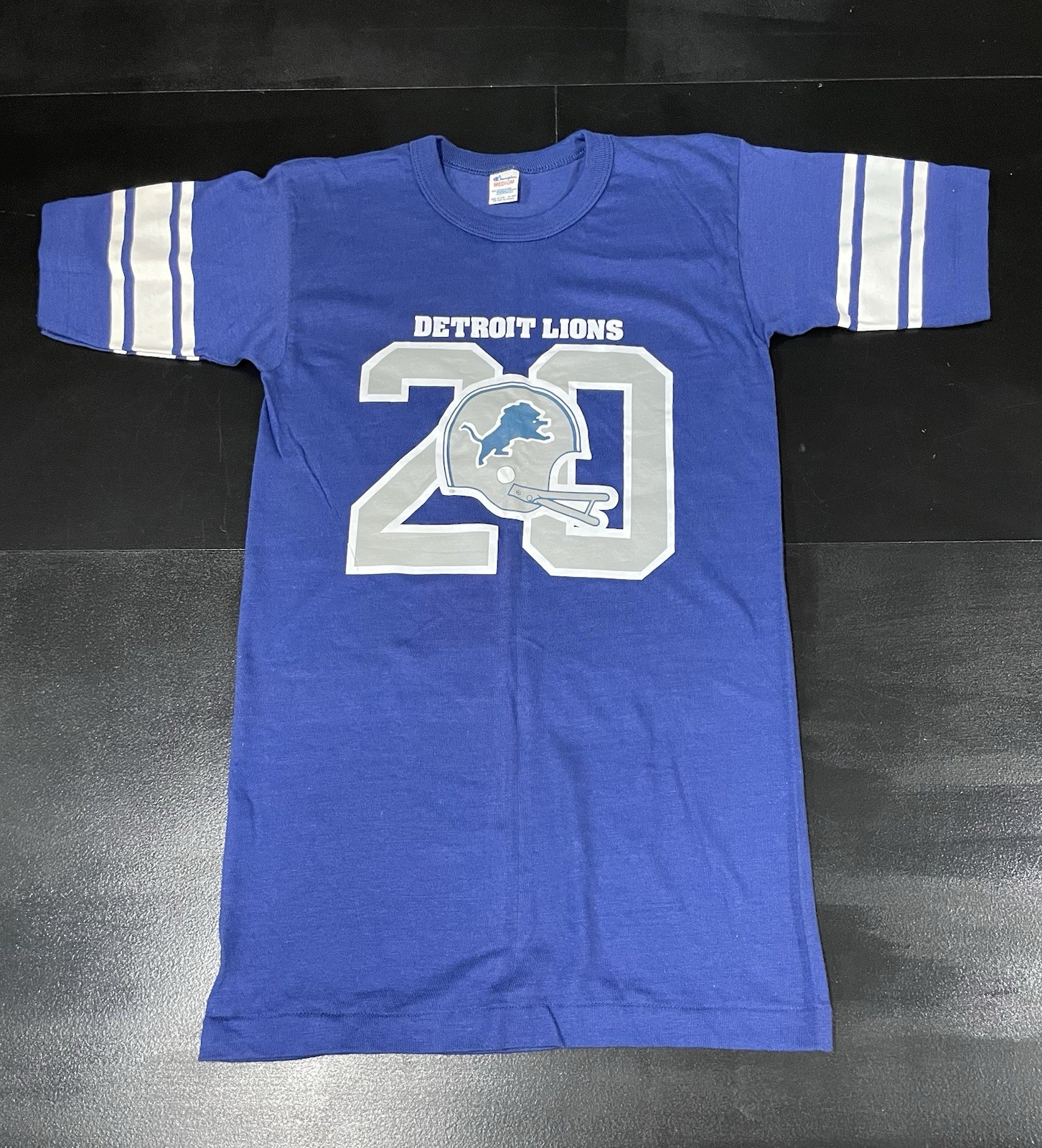 Vintage Detroit Lions 90’s Champion Women’s Med T-Shirt Barry Sanders 20 Helmet