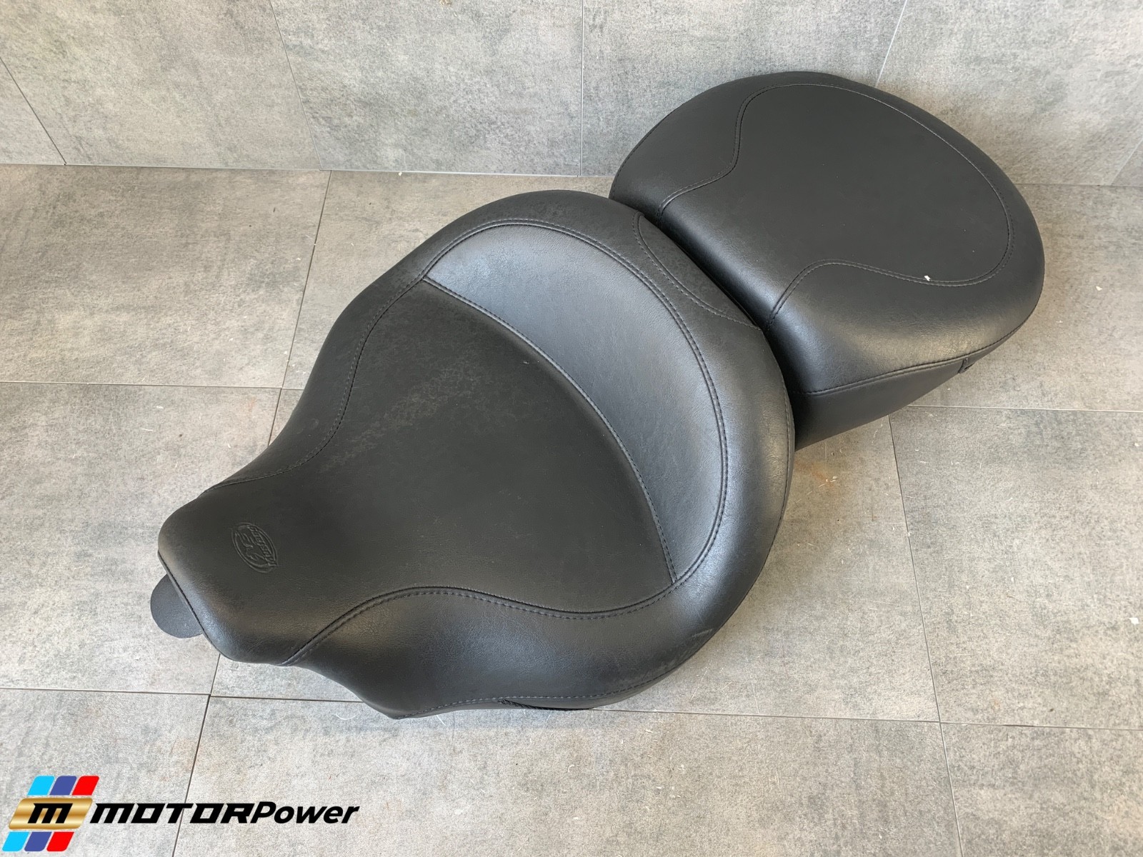 09-23 Harley Davidson Touring Mustang Driver Rider Seat Saddle Pillion OEM