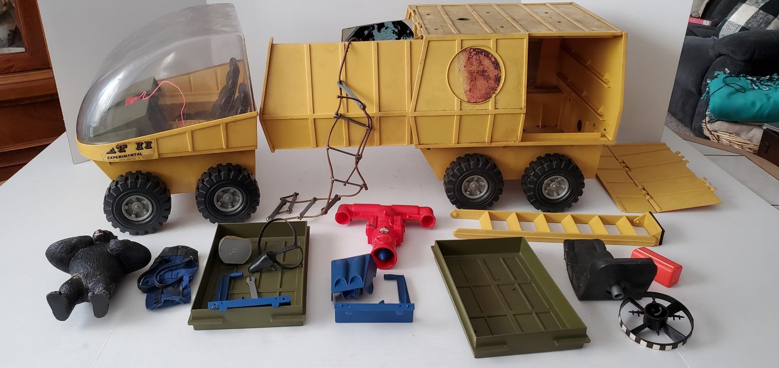 1972 G.I. Joe Adventure Team AT II Experimental Mobile Support Vehicle +xtras 1972 G.I. Joe Adventure Team AT II Experimental Mobile Support Vehicle +xtras