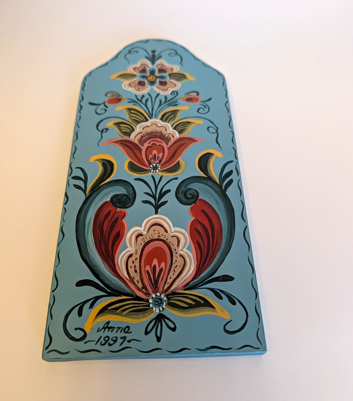 VTG Hand Painted Scandinavian Rosemaling Folk Art Wall Plaque 11x5 VTG Hand Painted Scandinavian Rosemaling Folk Art Wall Plaque 11x5