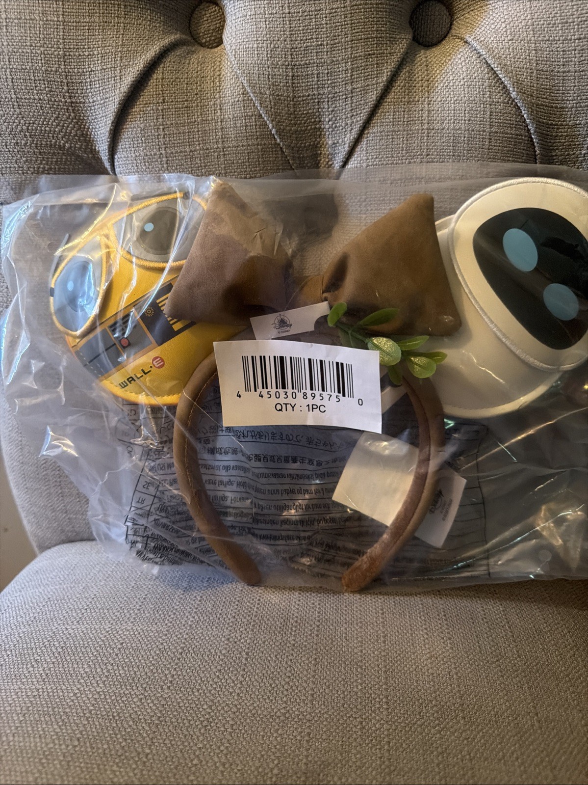 2026 D23 Disney Wall-E and Eve Ear Headband for Adults Pixar New IN HAND 2026 D23 Disney Wall-E and Eve Ear Headband for Adults Pixar New IN HAND