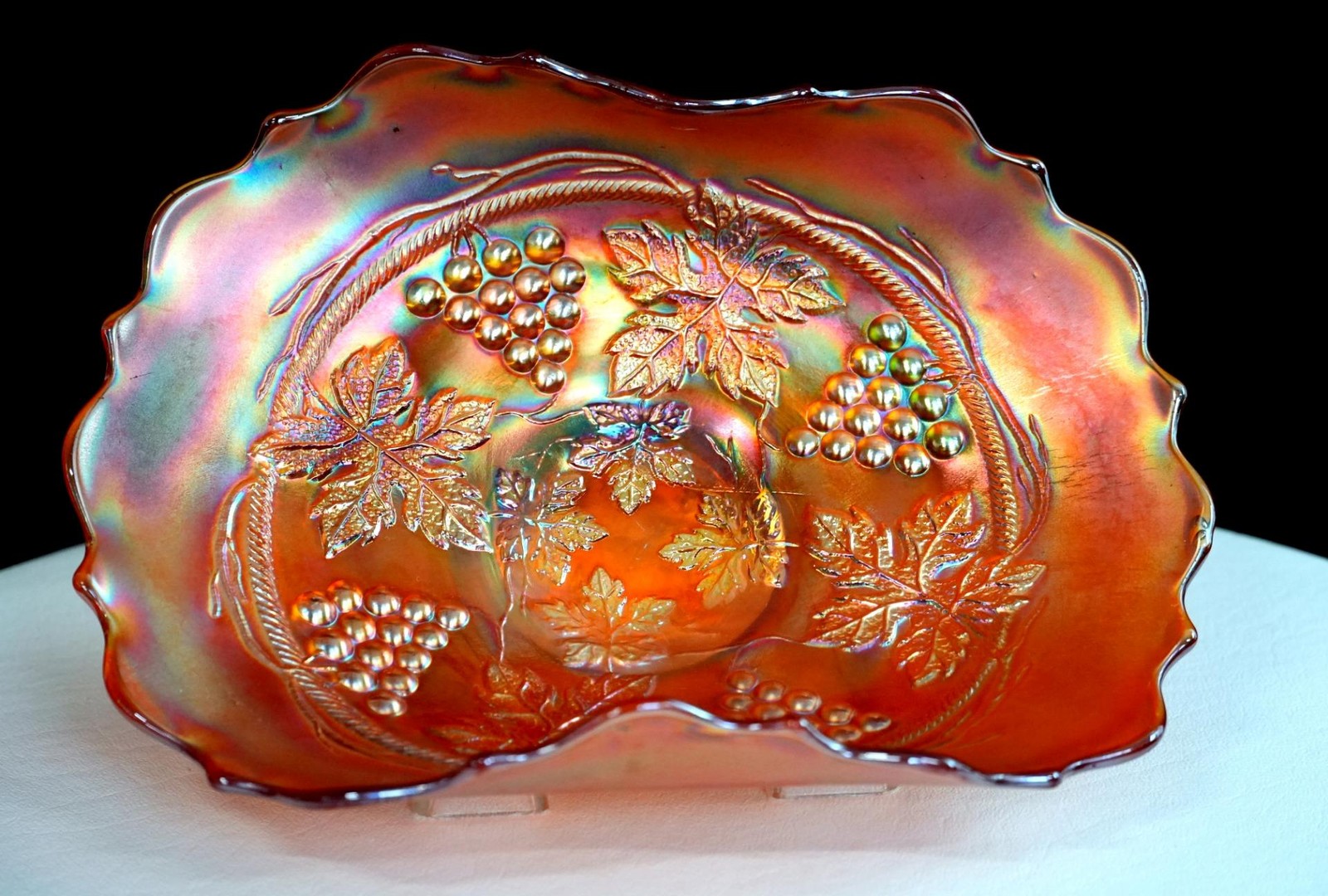Fenton Iridescent Carnival Glass Marigold Grape & Cable 8\