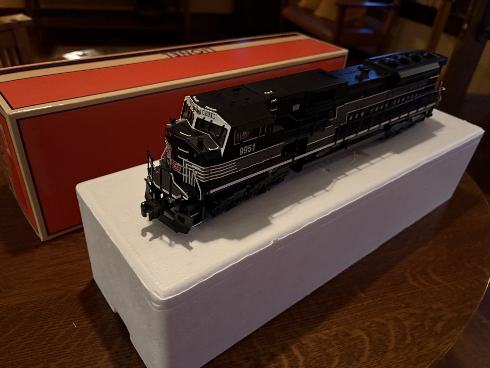 LIONEL - NEW YORK CENTRAL LIONMASTER SD-80 DIESEL LOCOMOTIVE 6-28332