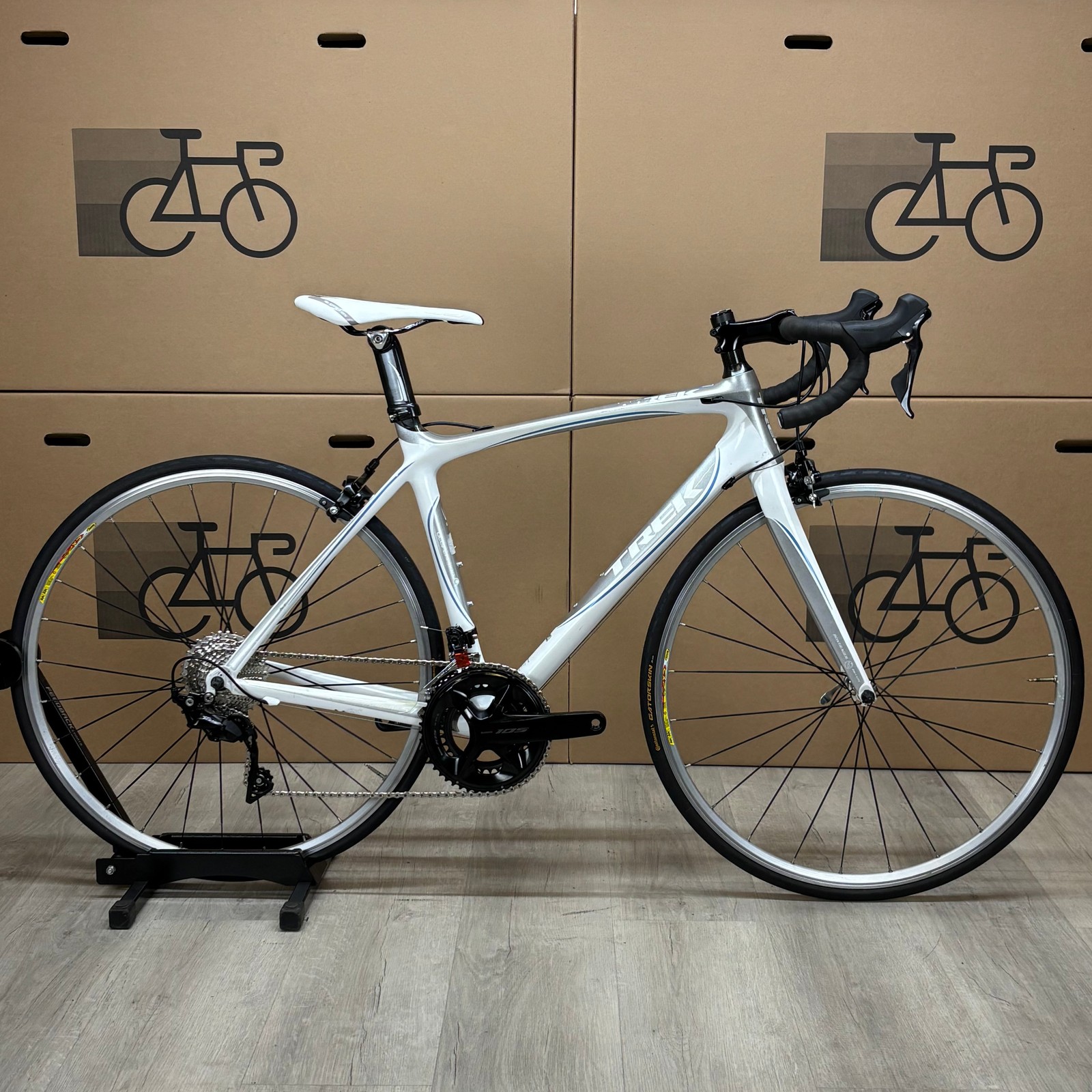 Used Trek Madone 5.1 WSD, Carbon Fiber Road Bike, Shimano 105 11-Speed, 52cm Used Trek Madone 5.1 WSD, Carbon Fiber Road Bike, Shimano 105 11-Speed, 52cm