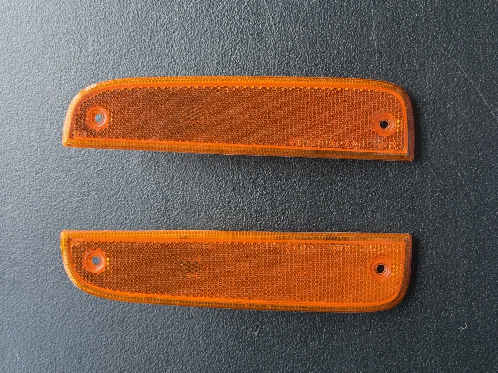 97-01 Jeep Cherokee XJ Right & Left Side Marker Lights OEM 97-01 Jeep Cherokee XJ Right & Left Side Marker Lights OEM