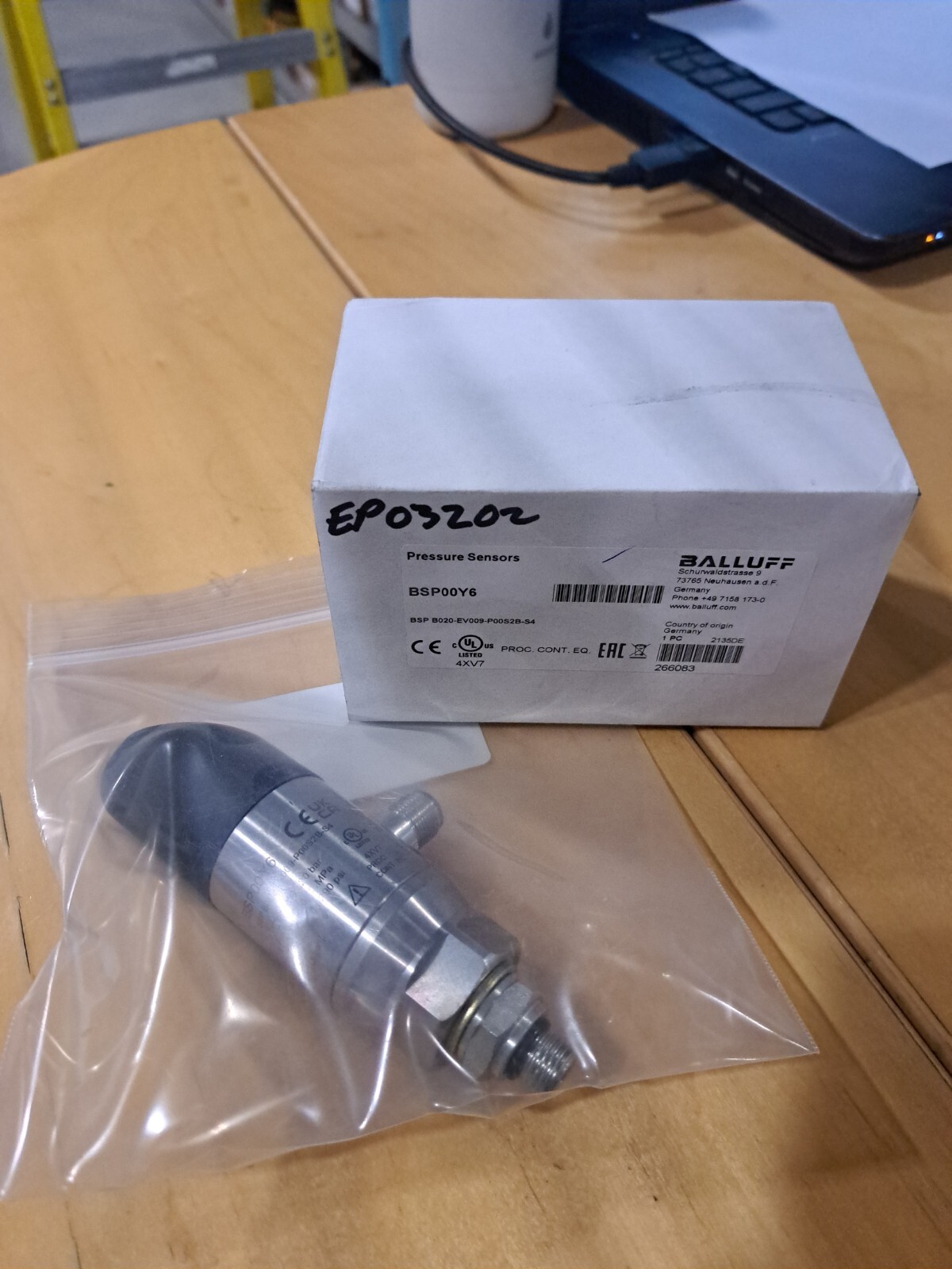 Balluff BSP00Y6 Pressure Sensor with Display 