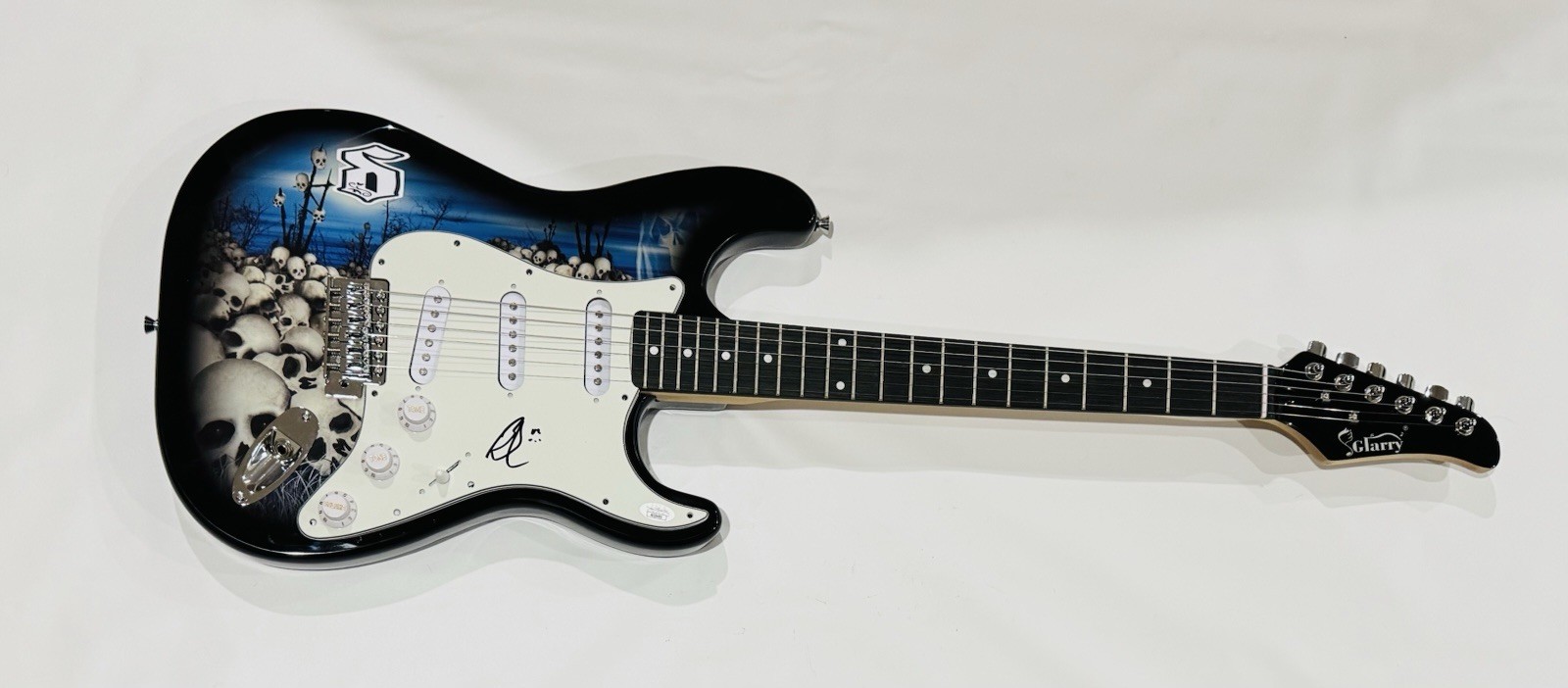 BRENT SMITH SIGNED SKULL ELECTRIC GUITAR SHINEDOWN AUTOGRAPHED PROOF JSA COA BRENT SMITH SIGNED SKULL ELECTRIC GUITAR SHINEDOWN AUTOGRAPHED PROOF JSA COA