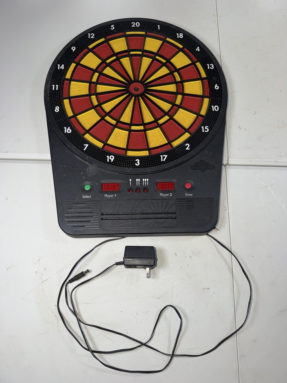 Arachnid English Mark Darts 1650 EMD Electronic Dartboard Scorer Game Black