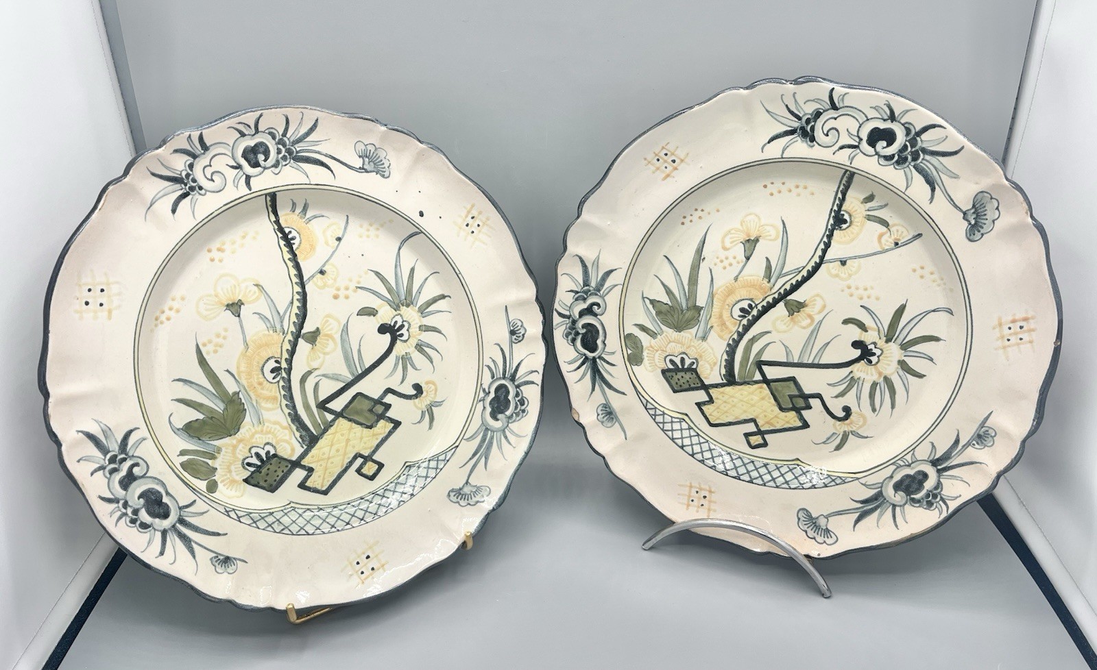 Pair of Keller & Guérin Saint-Clément Earthenware Plates Japanese Decor 19th Century