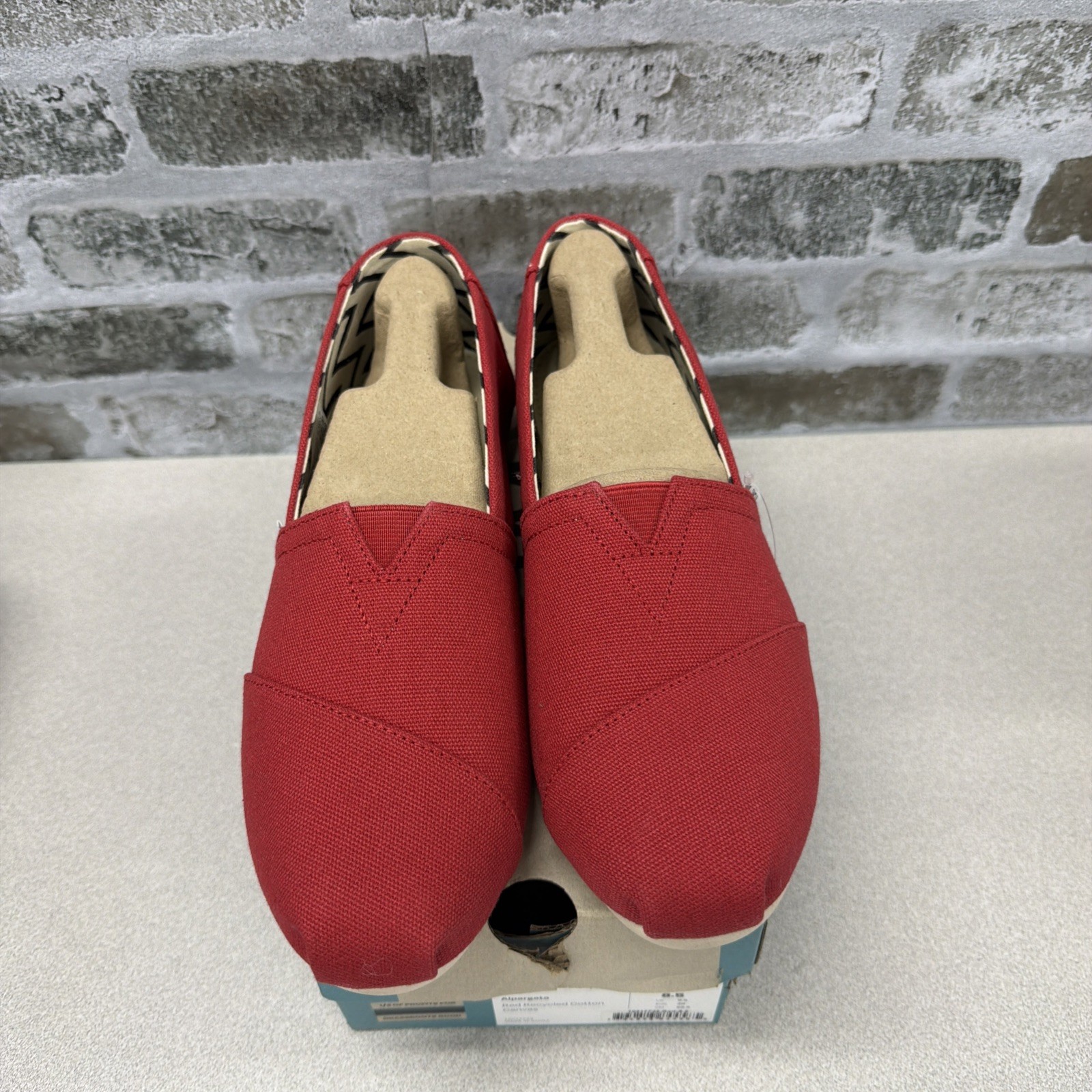 Tom’s Women Classic Flat Shoe Red Loafers Canvas Size 8.5 Slip On Alpargata NWT