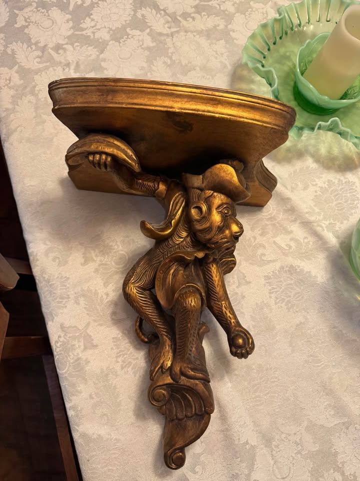 Vintage Carved Wood Monkey Figural Wall Shelf / Corbel – Ornate Gilt Finish Vintage Carved Wood Monkey Figural Wall Shelf / Corbel – Ornate Gilt Finish