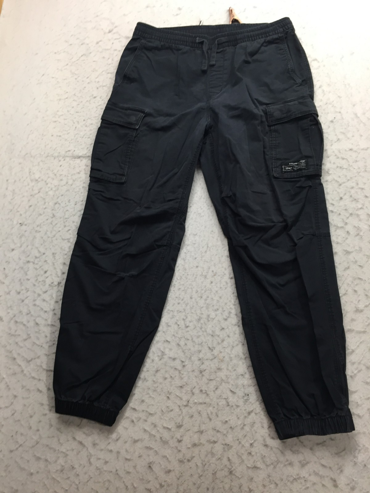 H&M Cargo Pants Mens S Small Relaxed Black Drawstring Elastic Waist Flap Pockets H&M Cargo Pants Mens S Small Relaxed Black Drawstring Elastic Waist Flap Pockets