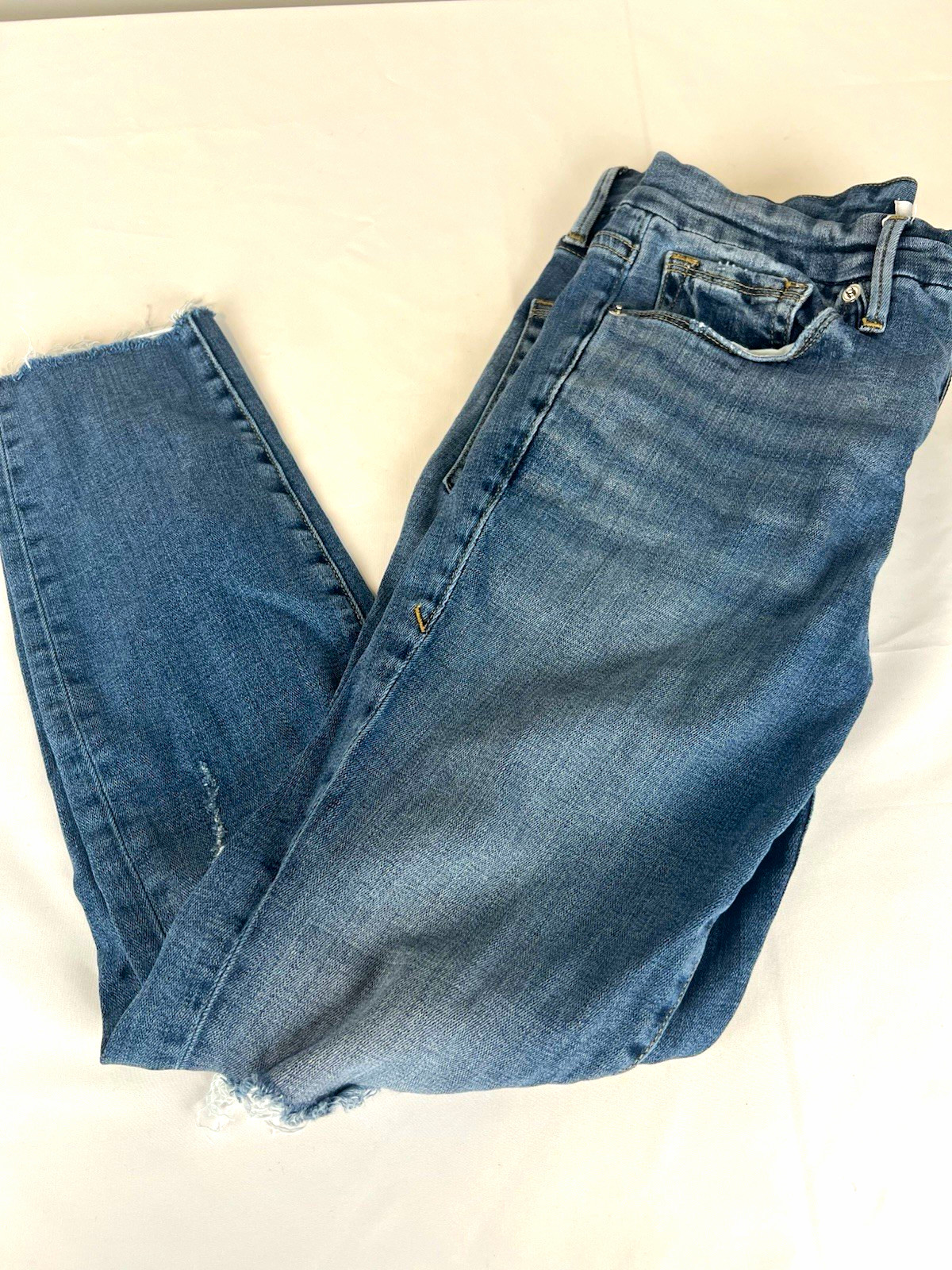 Good American Jeans 27 Light Wash Distressed Raw Hem Straight Leg 