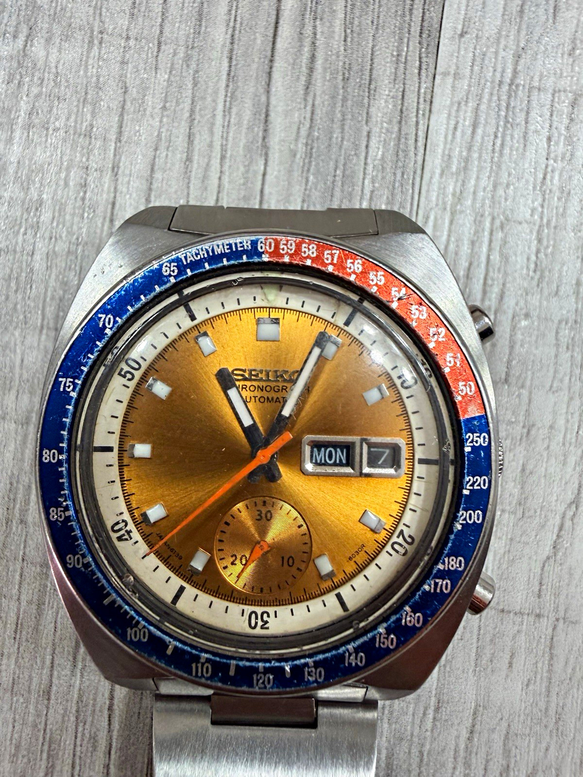 Vintage Seiko Pogue 6139 Automatic Chronograph Gold Dial Pepsi Bezel Runs