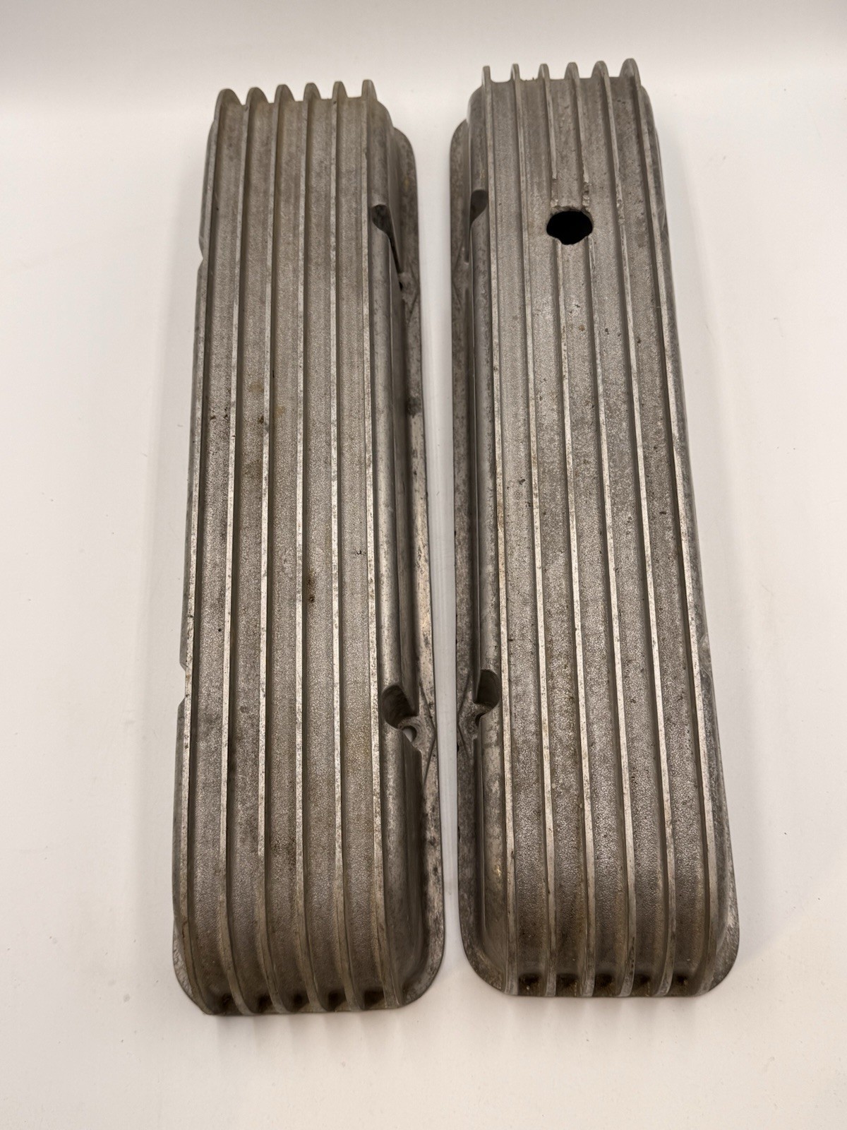 Pair Valve Covers Valve Covers Staggered 40-1000 1955-1959 Chevy Finned 265-283