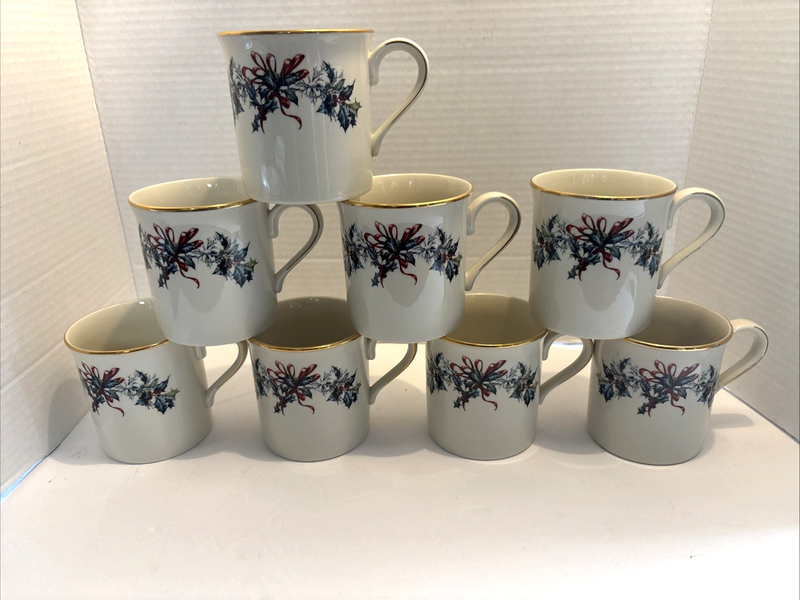 SET OF 8 LENOX  WINTER GRETTINGS  HOLIDAY RIBBONS COFFEE  MUGS -3.5 in 1995
