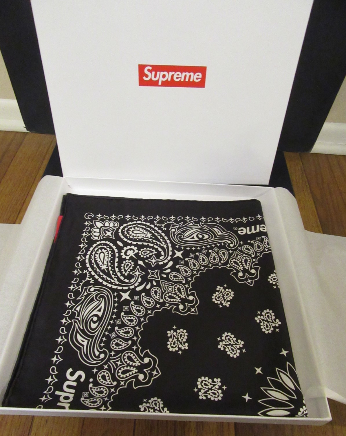 Supreme Silk Bandana Black SS25 Supreme New York 2025 Brand New Free US Shipping
