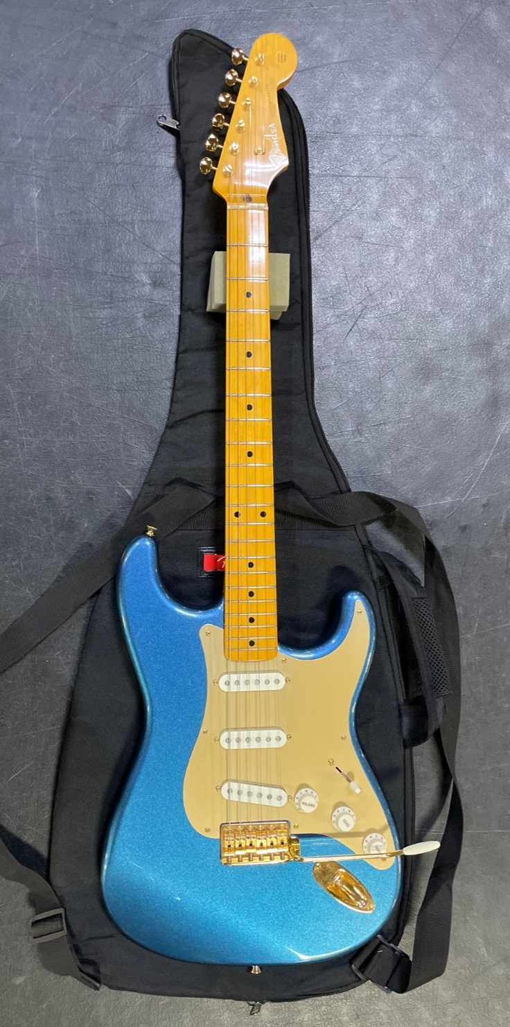 Fender Stratocaster FSR TRAD 50S ST ANOD LPB-JP-18 with GOLD HARDWARE Fender Stratocaster FSR TRAD 50S ST ANOD LPB-JP-18 with GOLD HARDWARE