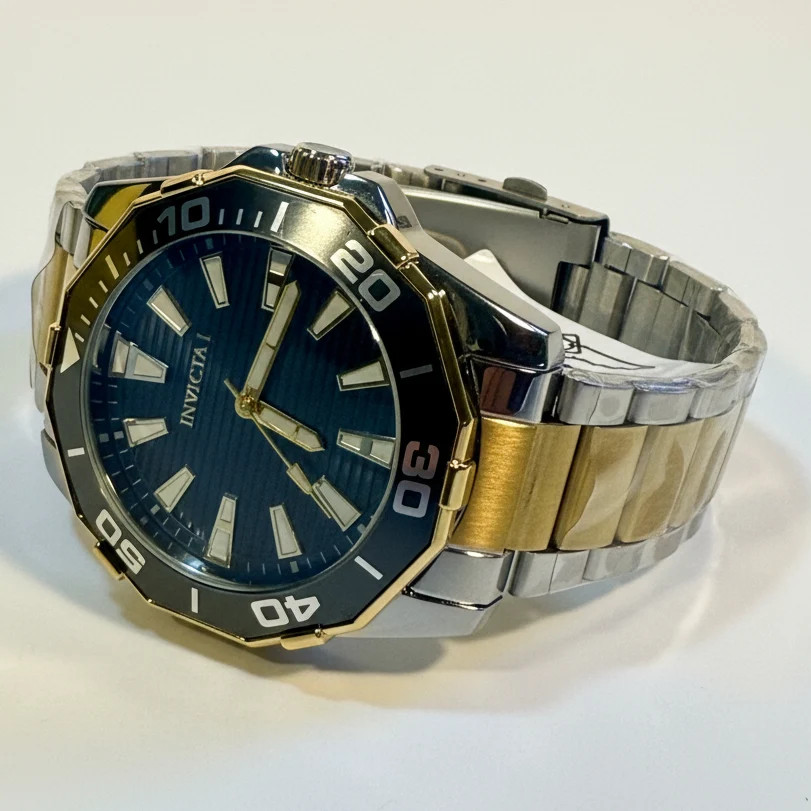 69238 Invicta Meridian Mens Pro Diver  46mm Two Tone Gold/Silver Black Dial 30M