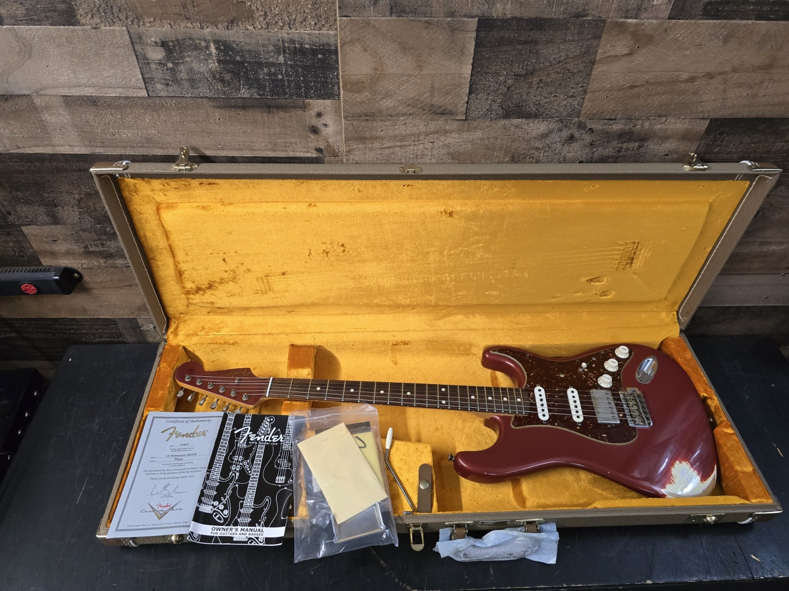 2012 Fender Custom Shop 62 Stratocaster Burgundy Mist Metallic Relic. 7.7 Lb 2012 Fender Custom Shop 62 Stratocaster Burgundy Mist Metallic Relic. 7.7 Lb