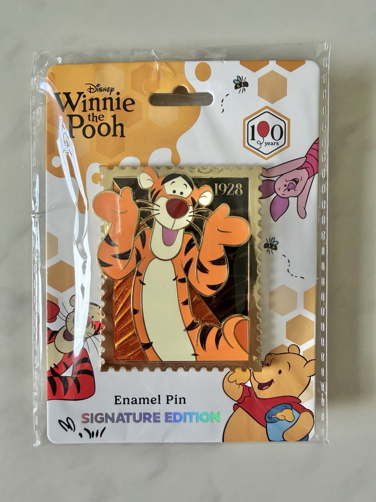 Disney PALM Royal Stamp Tigger Pooh Collectible Pin Pink A La Mode LE400 IN HAND Disney PALM Royal Stamp Tigger Pooh Collectible Pin Pink A La Mode LE400 IN HAND