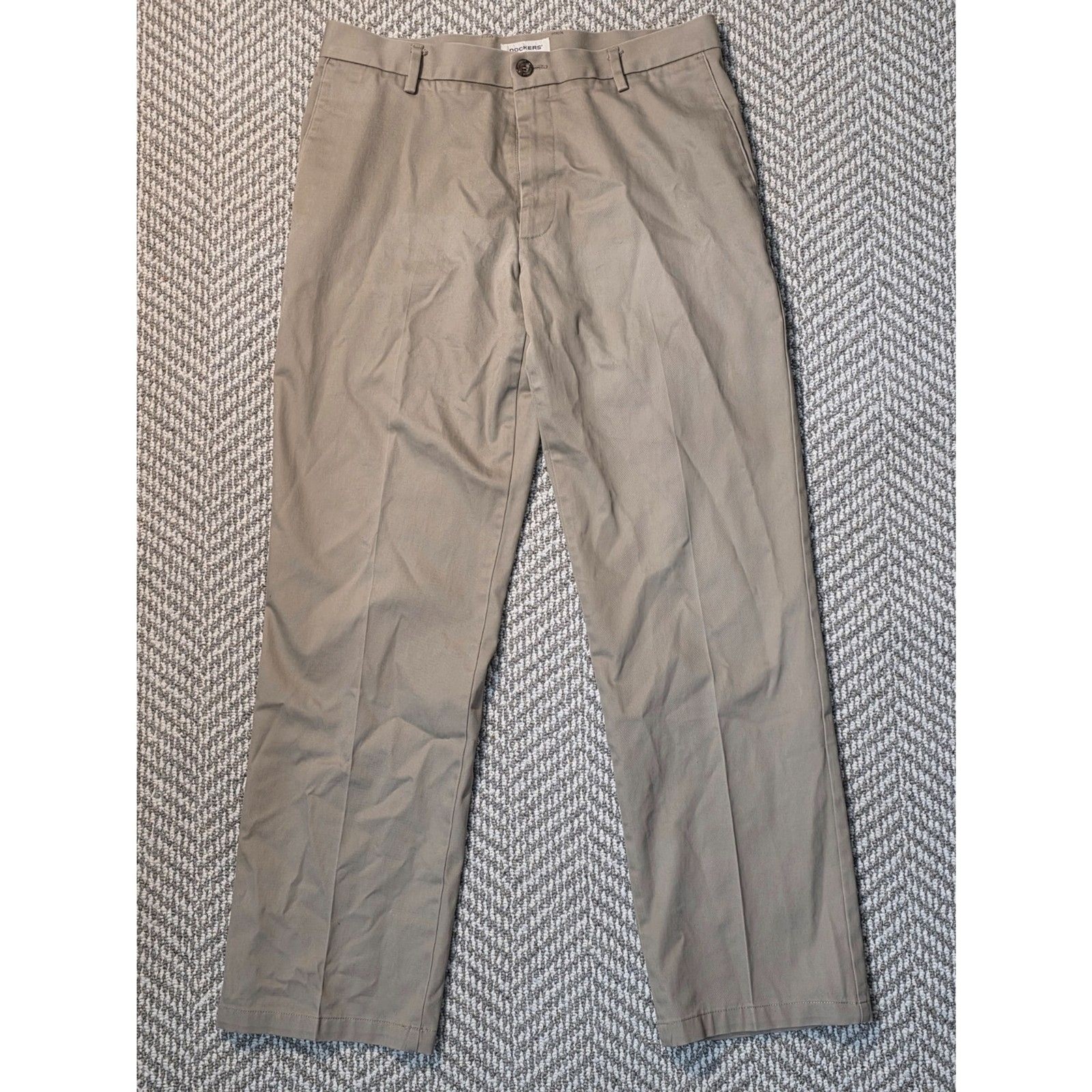 Dockers Men\'s Size 33x32 Tan Khaki Straight Fit Stretch Chino Pants Trousers