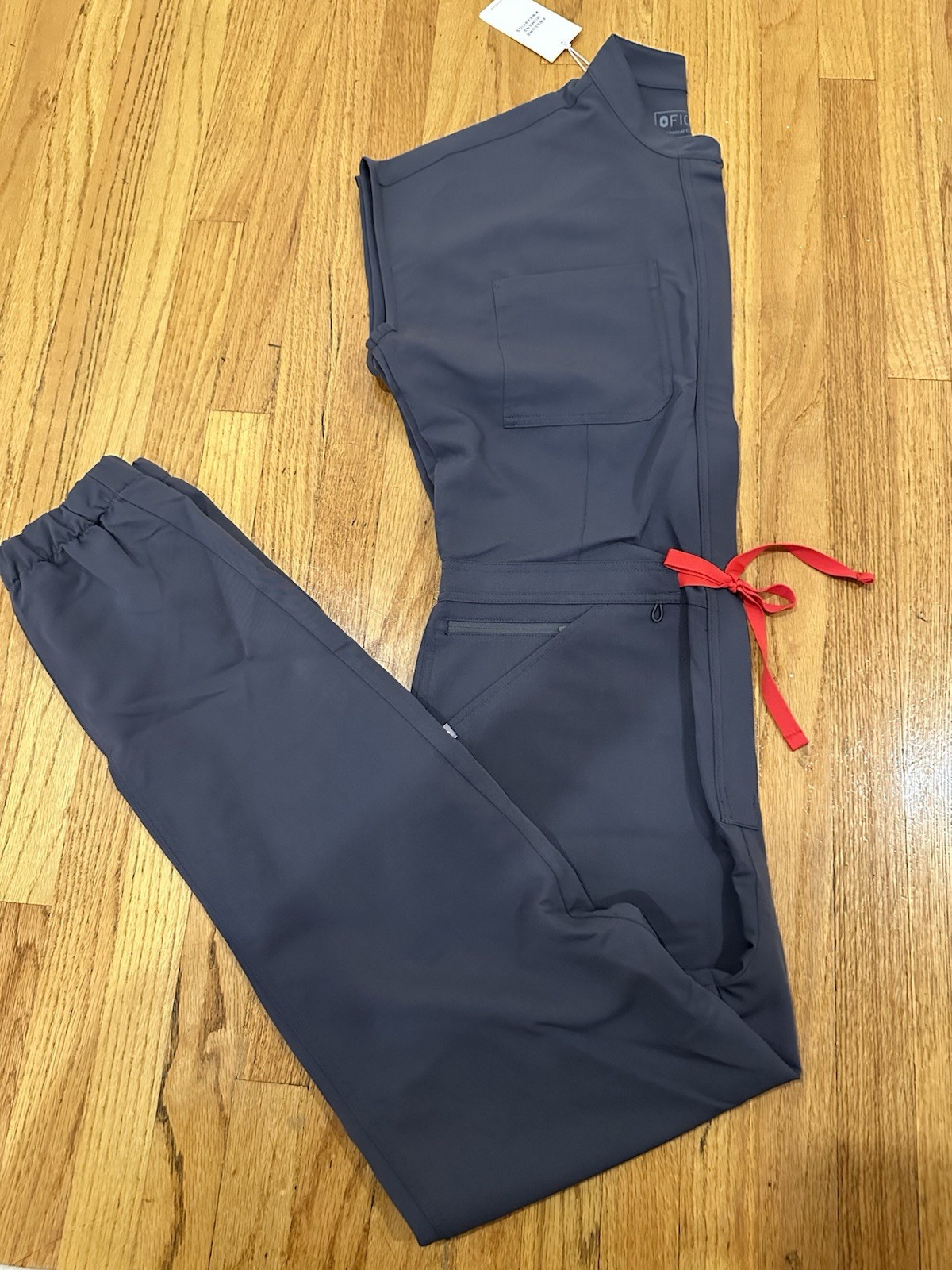 Figs Women\'s Rafael Scrub Jumpsuit Heather, Size L NWT Retail $98 Figs Women\'s Rafael Scrub Jumpsuit Heather, Size L NWT Retail $98