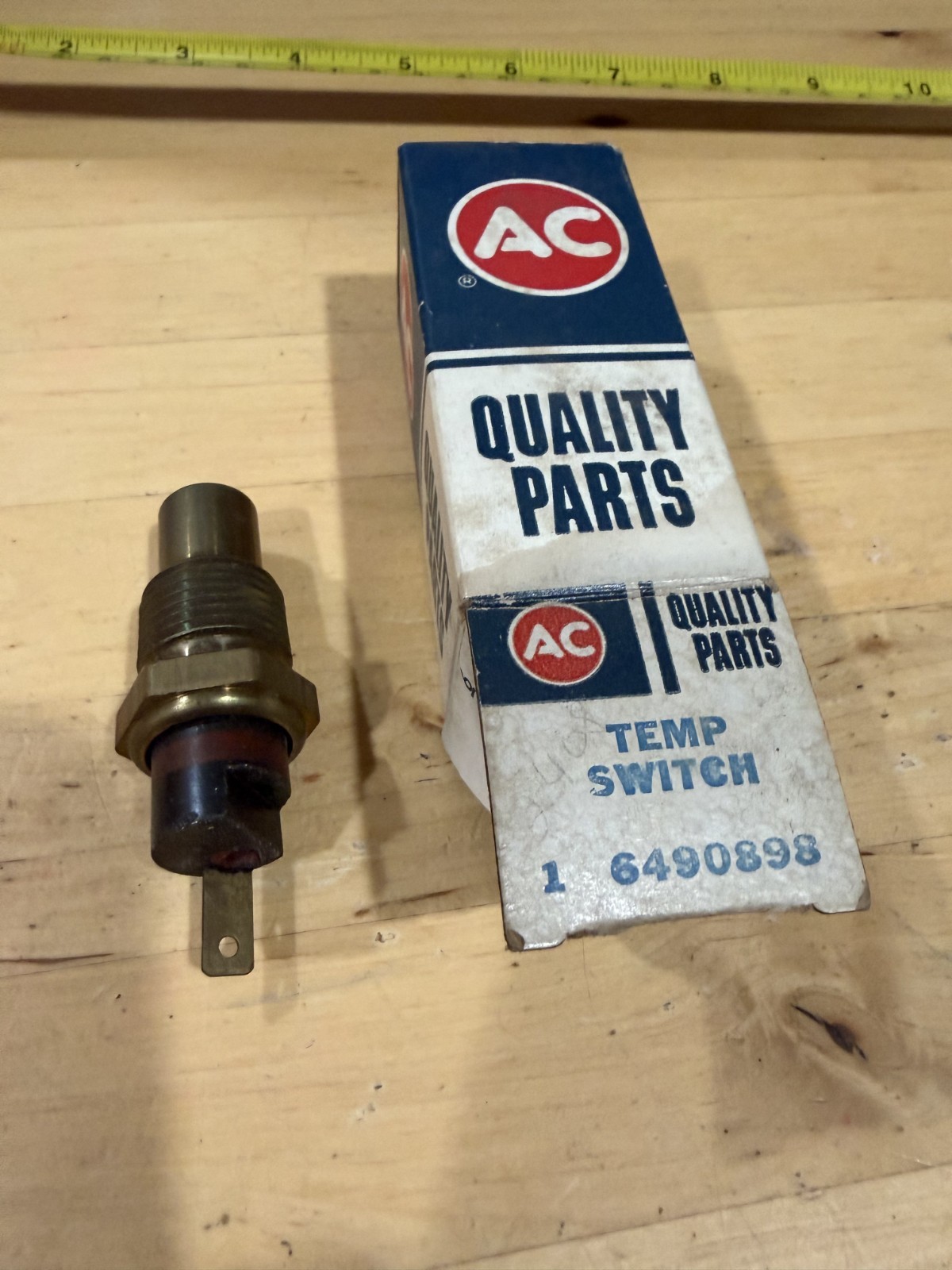 NOS 1973-74 Pontiac V8 engine temp sensor GM# 6490898 (discontinued)