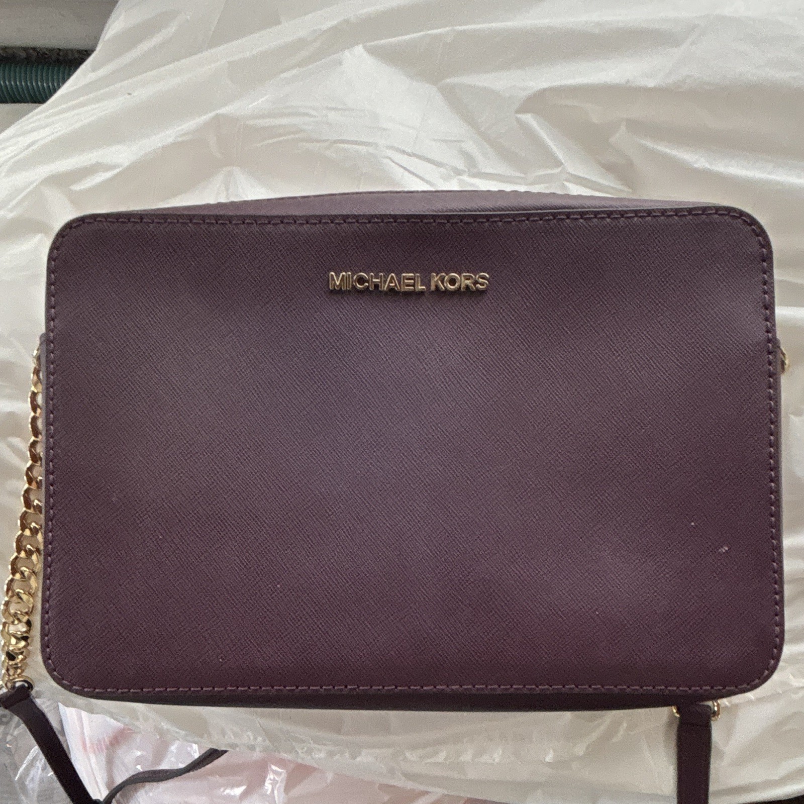 Michael Kors Purple Zip Crossbody Bag Adjustable Detachable Strap Gold Chain Michael Kors Purple Zip Crossbody Bag Adjustable Detachable Strap Gold Chain