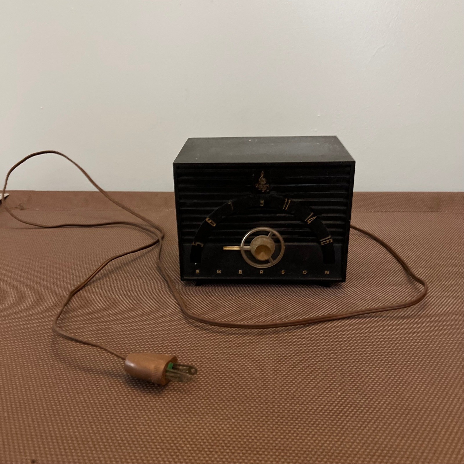Vintage Emerson Model 811 Series B Tube Radio Black AM 1950s MCM USA for parts
