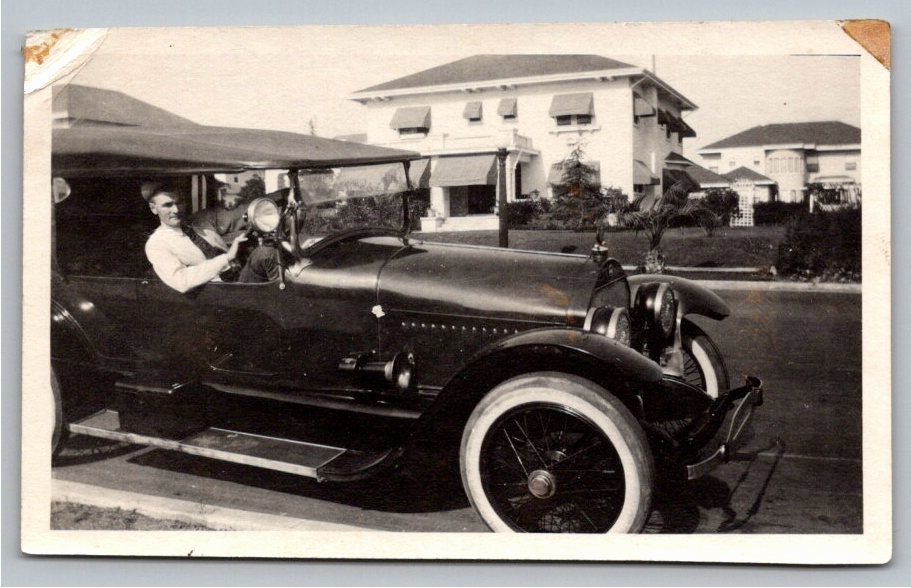 1920s Stutz Touring Car Luxury Automobile Mansion Vintage B&W Photo Snapshot 1920s Stutz Touring Car Luxury Automobile Mansion Vintage B&W Photo Snapshot
