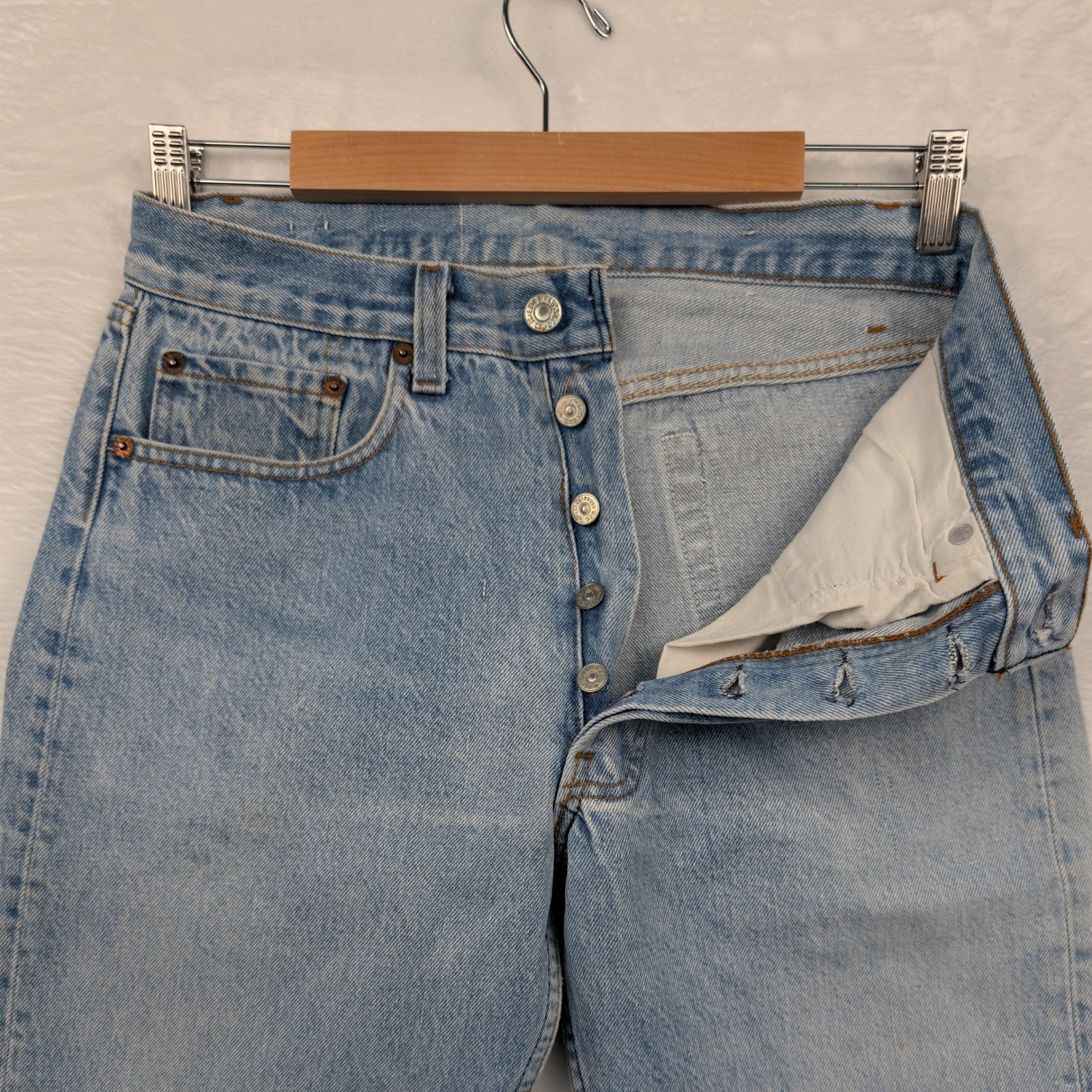 VTG Levi\'s 501 Jeans Men 31x29 Light Blue Denim Button Fly Straight Leg USA 80s